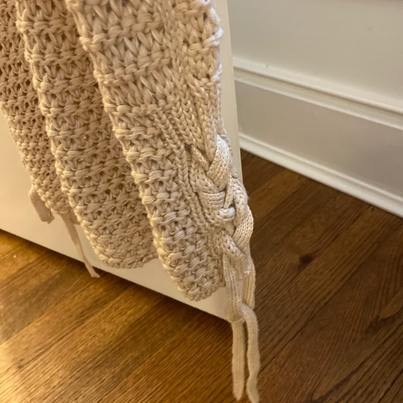 Knitted and tied top - Picture 3 of 3